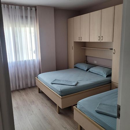 Orange Apartment Golem  Kültér fotó