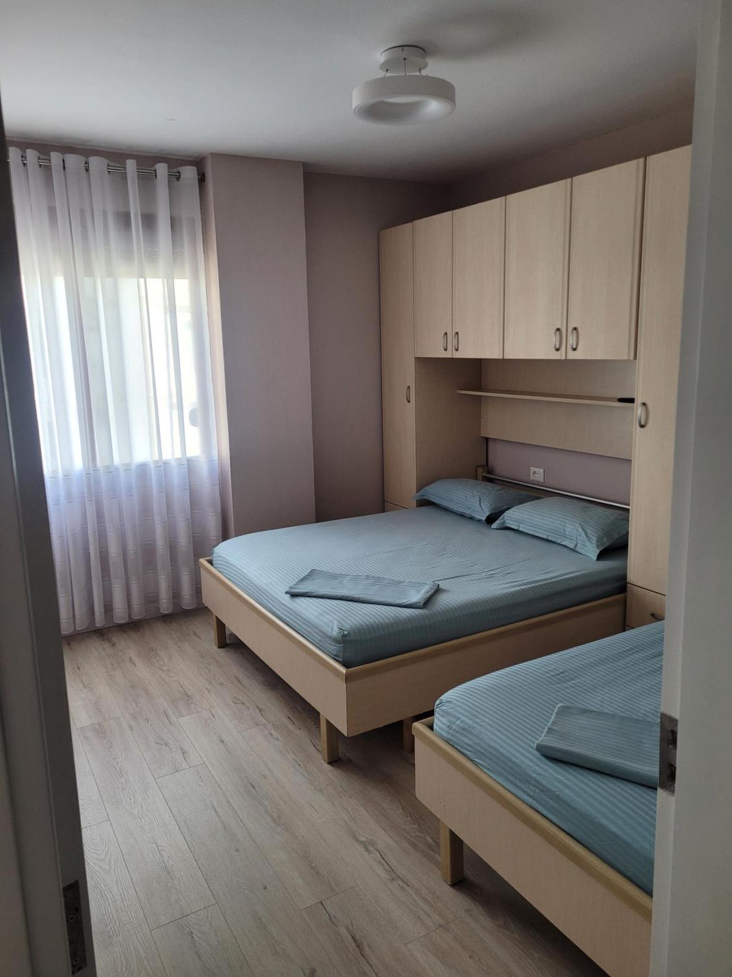 Orange Apartment Golem  Kültér fotó